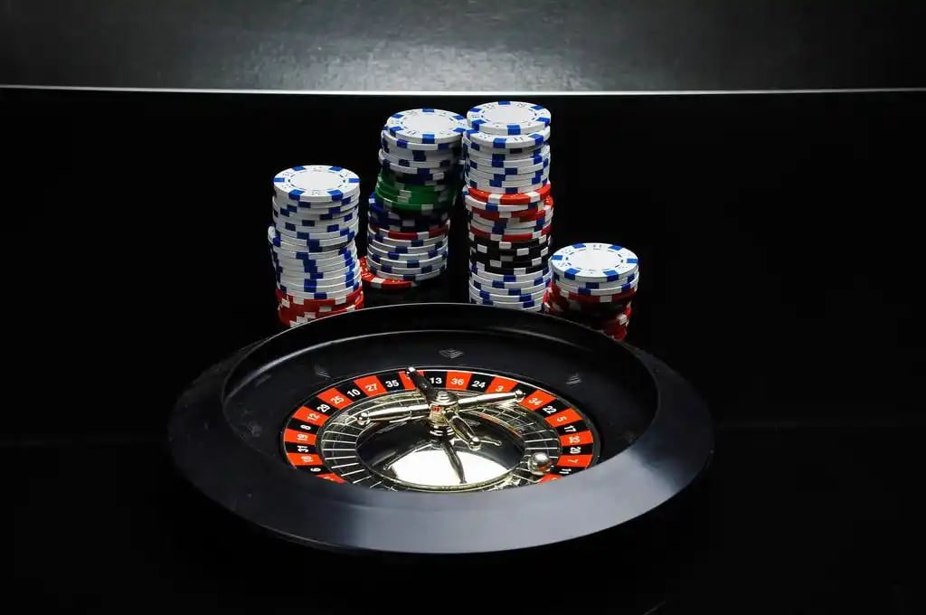 kumbang4d login app interface showing sports betting markets and live-dealer table selection